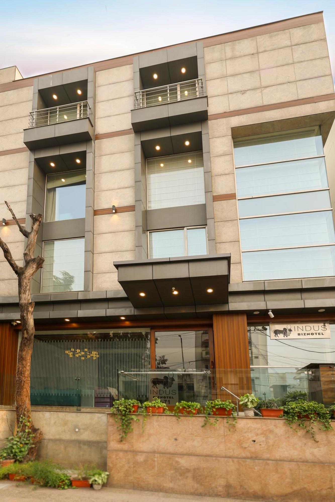 Indus Biznotel Yeni Delhi Dış mekan fotoğraf