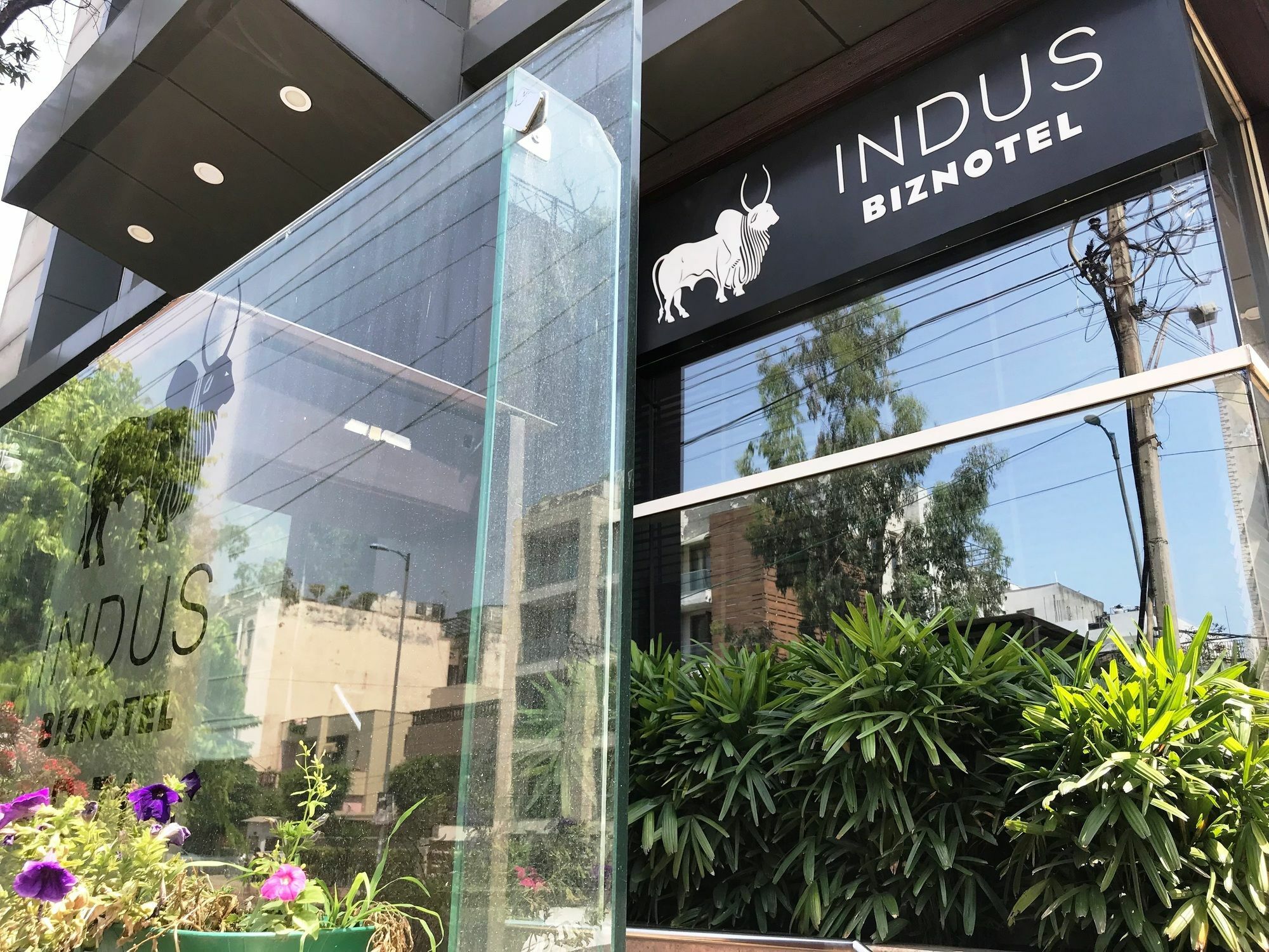 Indus Biznotel Yeni Delhi Dış mekan fotoğraf